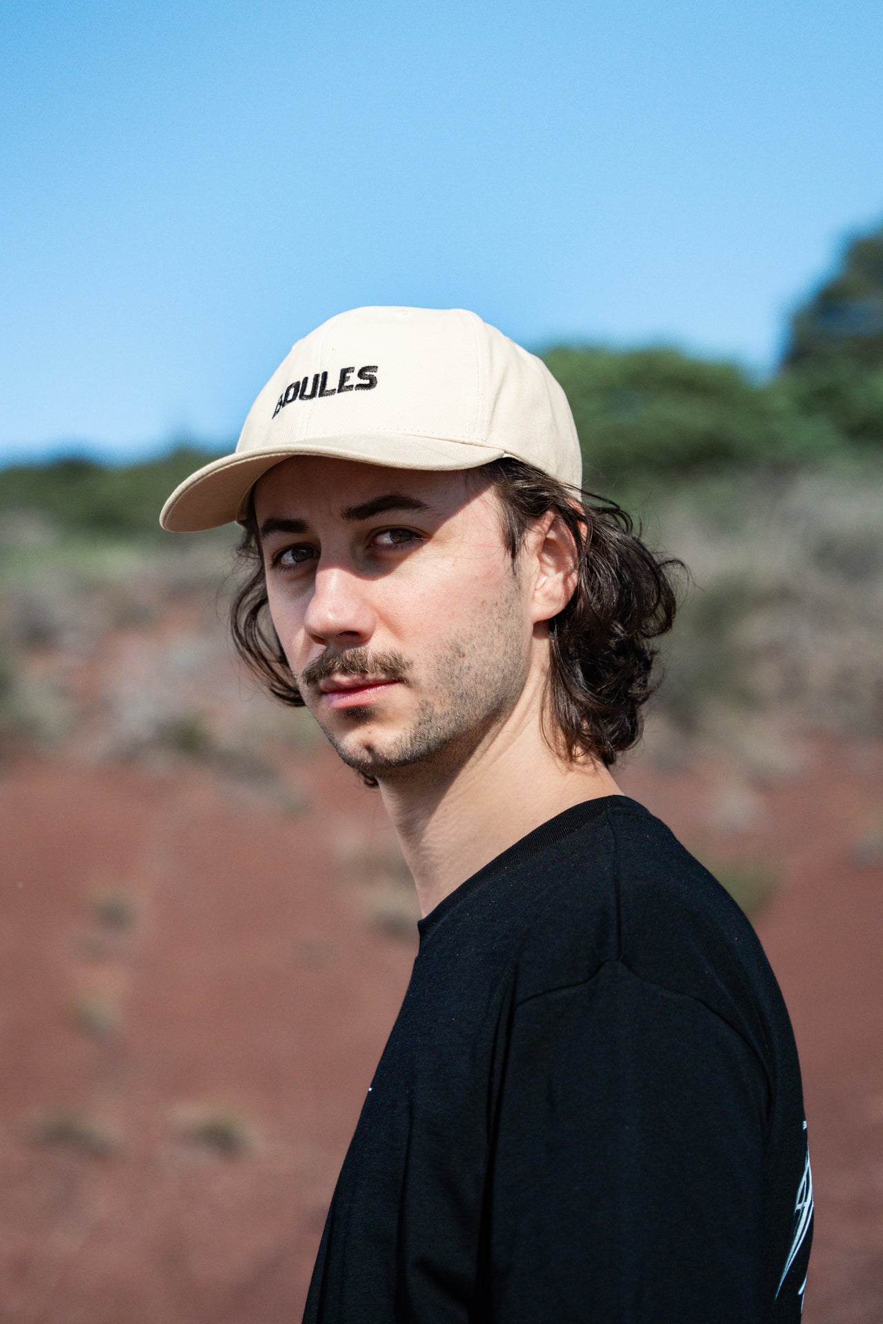 Casquette Boules beige broderie sur face avant